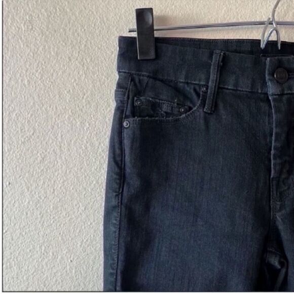 Mother Denim Looker Ankle Fray Crop Jeans in Guilty As Sin - Picture 3 of 11